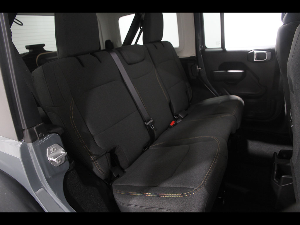 Used 2025 Jeep Wrangler Unlimited Sport AWD/4WD image 19