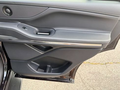 New 2027 Lincoln Navigator Premiere RWD image 16