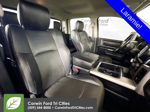 Used 2016 RAM 1500 Laramie w/ Convenience Group AWD/4WD image 16