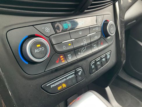 Used 2018 Ford Escape Titanium w/ Ford Safe & Smart Package image 9