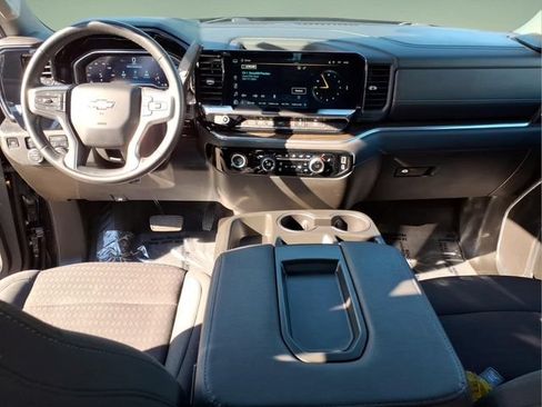 Used 2023 Chevrolet Silverado 1500 LT AWD/4WD image 13