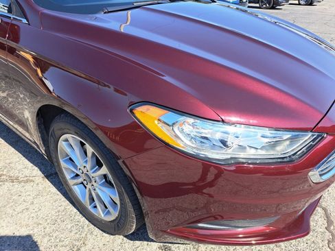 Used 2017 Ford Fusion SE w/ Fusion SE Technology Package FWD image 18