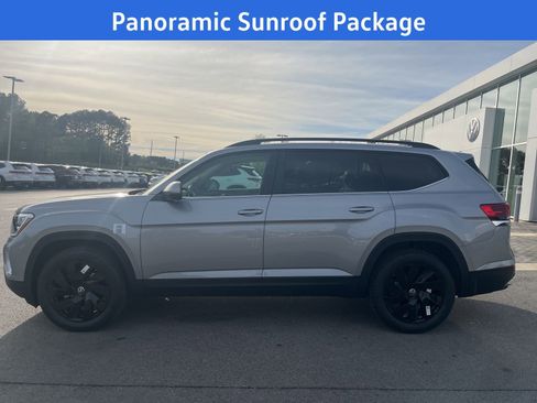 New 2026 Volkswagen Atlas SE FWD image 3