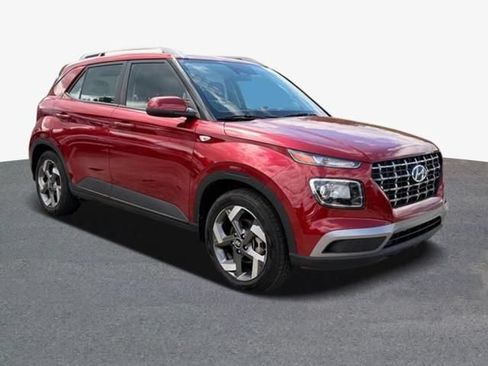 Used 2024 Hyundai Venue SEL FWD image 4