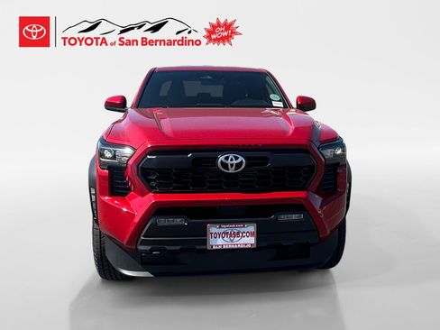 Certified 2025 Toyota Tacoma TRD Off-Road image 8