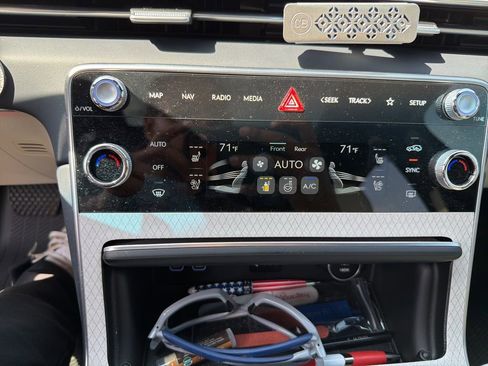 Used 2025 Genesis GV80 3.5T Prestige image 10