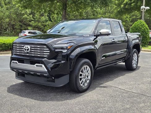 Used 2024 Toyota Tacoma Limited AWD/4WD image 4