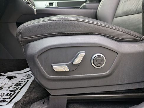 Used 2025 Hyundai Santa Fe Limited FWD image 14