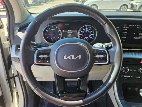 Used 2024 Kia Carnival LX image 21