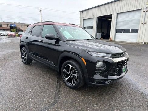 Used 2021 Chevrolet TrailBlazer RS w/ Sun and Liftgate Package AWD/4WD image 12