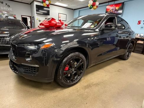 Used 2022 Maserati Levante GT AWD/4WD image 7