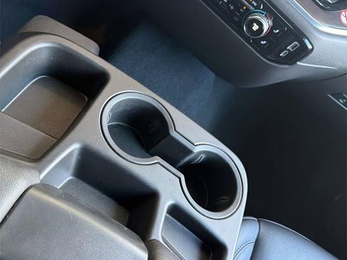 Used 2025 GMC Sierra 1500 SLT image 17