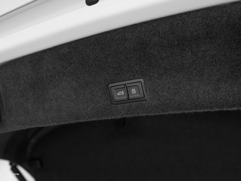 Used 2025 Lamborghini Urus SE image 14