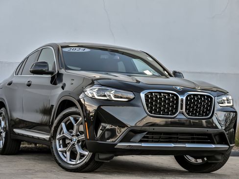 Used 2024 BMW X4 xDrive30i image 1