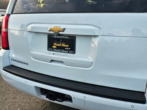 Used 2018 Chevrolet Suburban LT image 16
