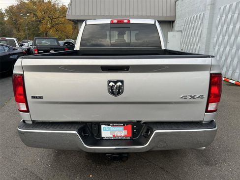 Used 2017 RAM 1500 Classic SLT w/ Luxury Group image 5