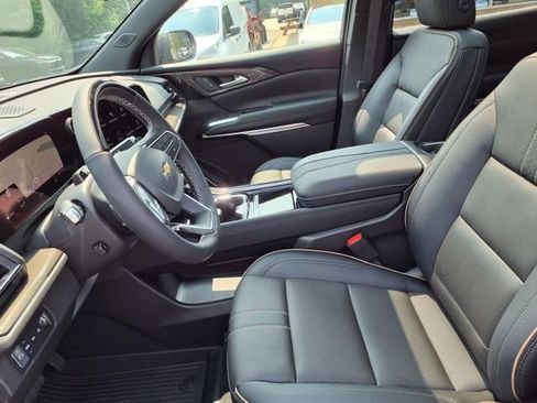 New 2026 Chevrolet Traverse High Country w/ LPO, Floor Liner Package image 5