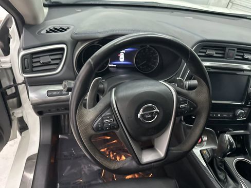 Used 2017 Nissan Maxima SR w/ Midnight Edition image 10