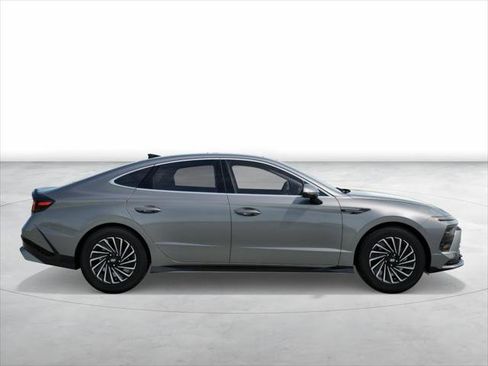 New 2025 Hyundai Sonata Limited image 7