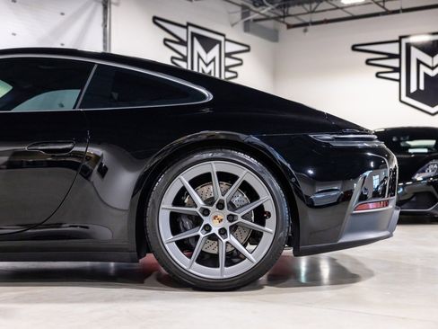 Used 2025 Porsche 911 Carrera RWD image 15