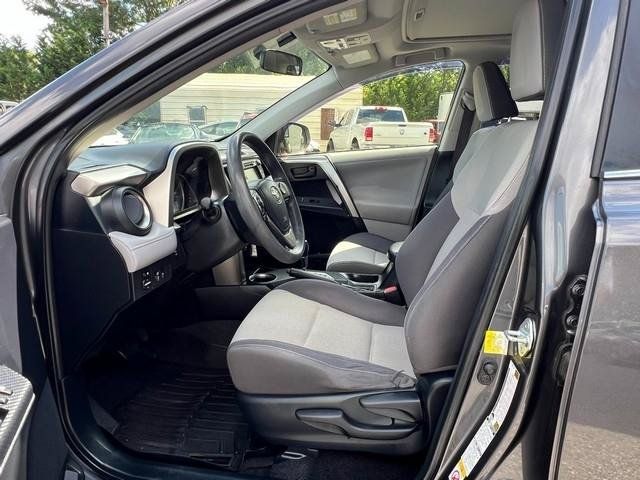 Used 2013 Toyota RAV4 XLE AWD/4WD image 10