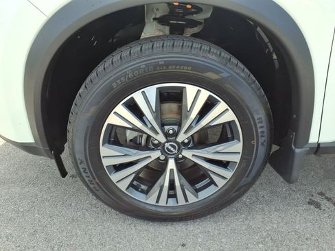 Used 2023 Nissan Rogue SV AWD/4WD image 9