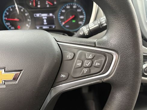 Used 2018 Chevrolet Equinox LS AWD/4WD image 30