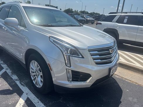Used 2017 Cadillac XT5 FWD image 4