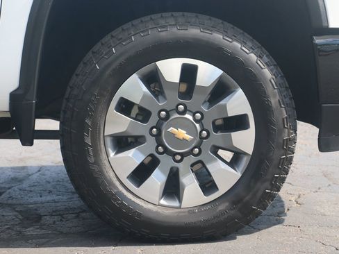 Used 2025 Chevrolet Silverado 2500 Custom w/ Custom Value Package AWD/4WD image 40
