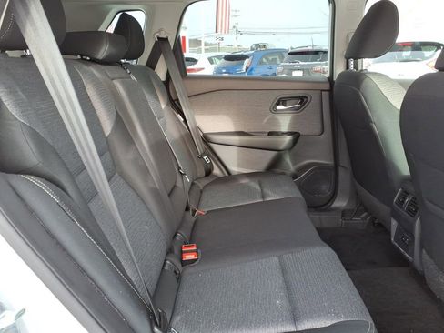 Certified 2023 Nissan Rogue SV image 6