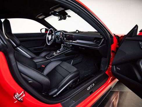 Certified 2022 Porsche 911 GT3 RWD image 27
