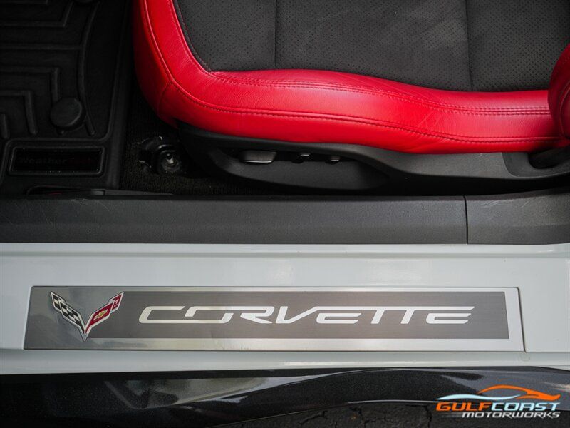 Used 2016 Chevrolet Corvette Z06 w/ 3LZ Preferred Equipment Group RWD image 27