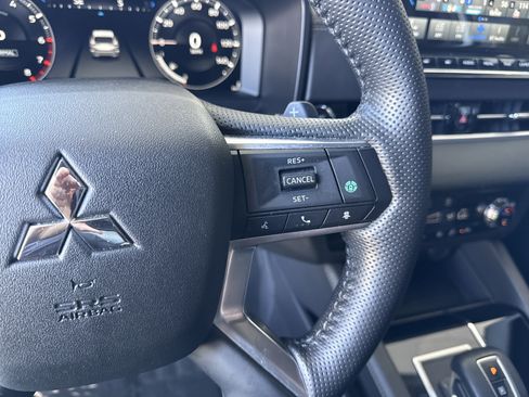 Used 2024 Mitsubishi Outlander SEL Black Edition image 19