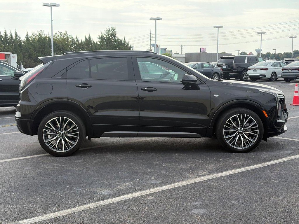 Used 2024 Cadillac XT4 Sport AWD/4WD image 4