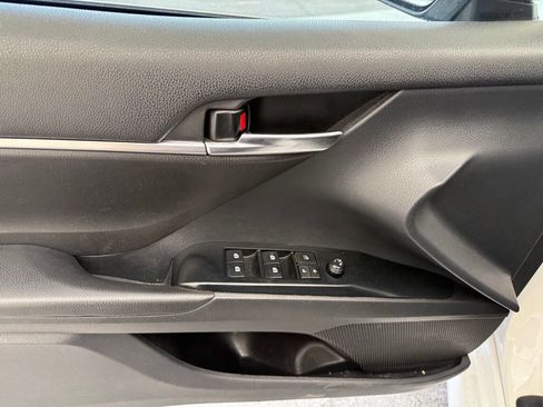 Used 2020 Toyota Camry LE w/ Carpet Mat Package FWD image 10