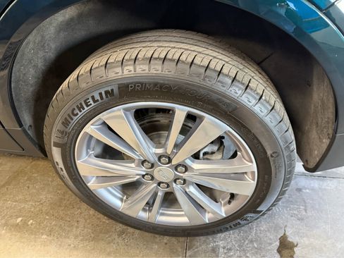 Used 2024 Cadillac XT5 Premium Luxury w/ LPO, Floor Liner Package AWD/4WD image 32