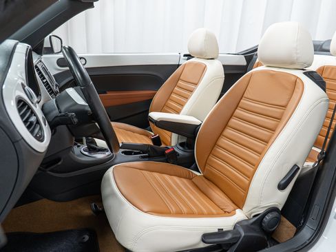 Used 2017 Volkswagen Beetle 1.8T Classic image 13