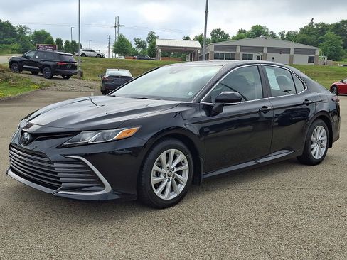 Used 2024 Toyota Camry LE w/ Convenience Package FWD image 3
