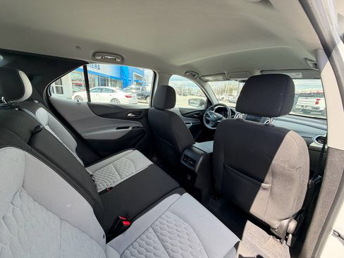 Used 2020 Chevrolet Equinox LS image 14