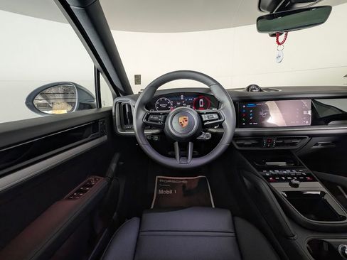 New 2026 Porsche Cayenne Coupe image 22