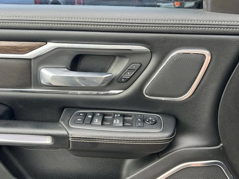 Used 2019 RAM 1500 Laramie AWD/4WD image 29
