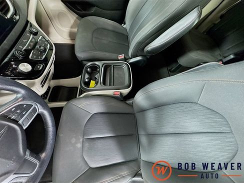 Used 2019 Chrysler Pacifica Touring Plus FWD image 26