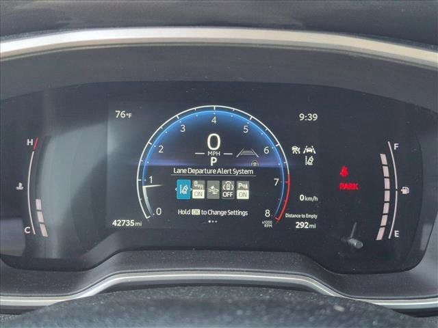 Used 2023 Toyota Corolla Cross XLE w/ Convenience Package FWD image 10