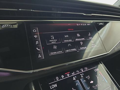 Used 2019 Audi Q8 Prestige AWD/4WD image 23