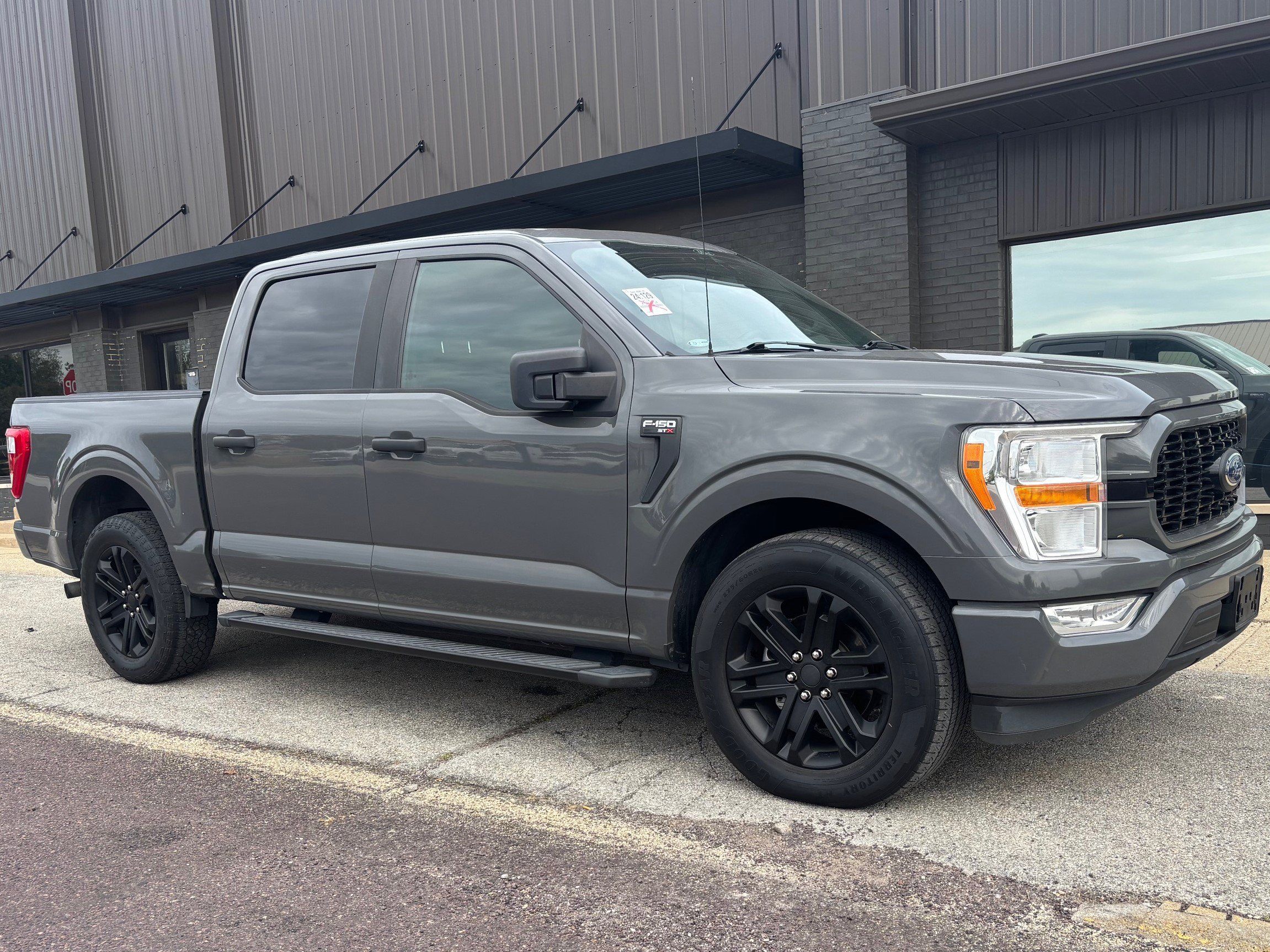 Used 2021 Ford F150 XL w/ STX Appearance Package RWD image 3