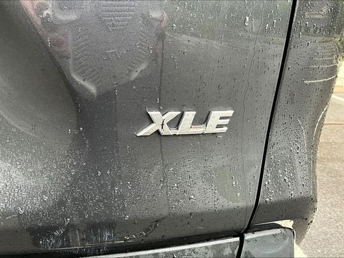 Used 2024 Toyota RAV4 XLE FWD image 23