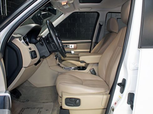 Used 2016 Land Rover LR4 HSE AWD/4WD image 31