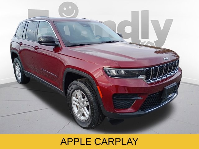 Used 2023 Jeep Grand Cherokee Laredo AWD/4WD image 3