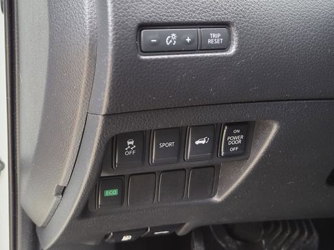Used 2016 Nissan Rogue SL FWD image 21