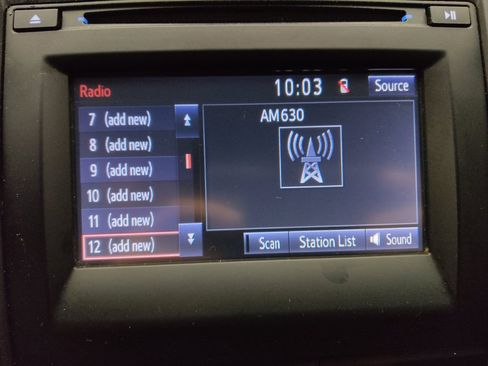 Used 2017 Toyota Camry SE image 25